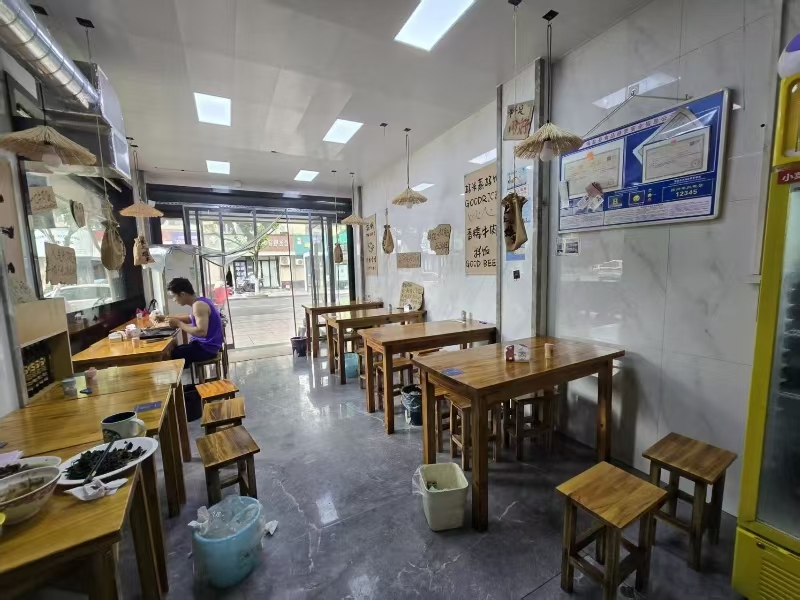 好运转（572）海盐大型酒店门口小吃店转让