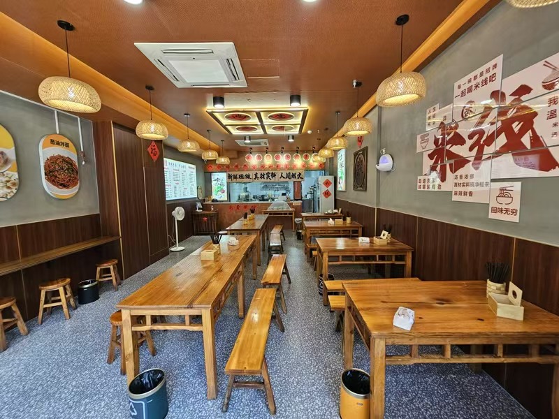 好运转（生烫牛肉米线）写字楼下面餐饮小吃美食街牛肉米线店转让