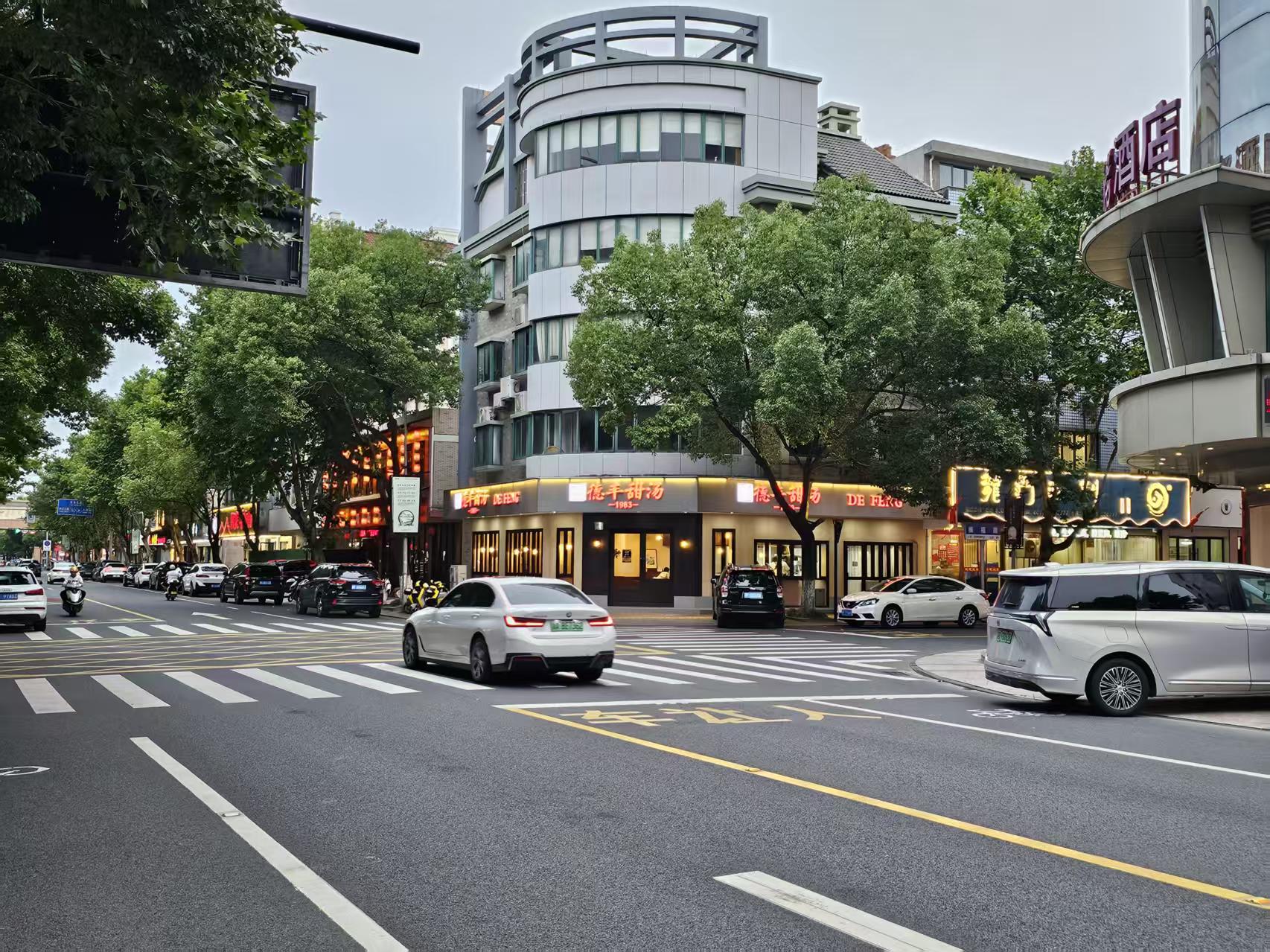 好运转（110平精装烧烤店）桐乡市濮院金龙新村数万人成熟小区烧烤店转让