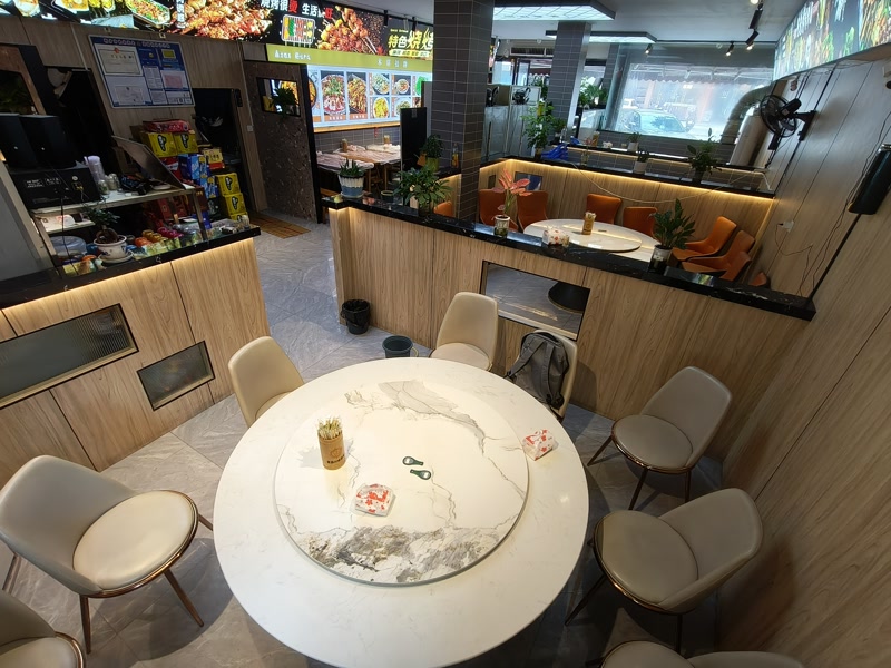 好运转（110平精装烧烤店）桐乡市濮院金龙新村数万人成熟小区烧烤店转让