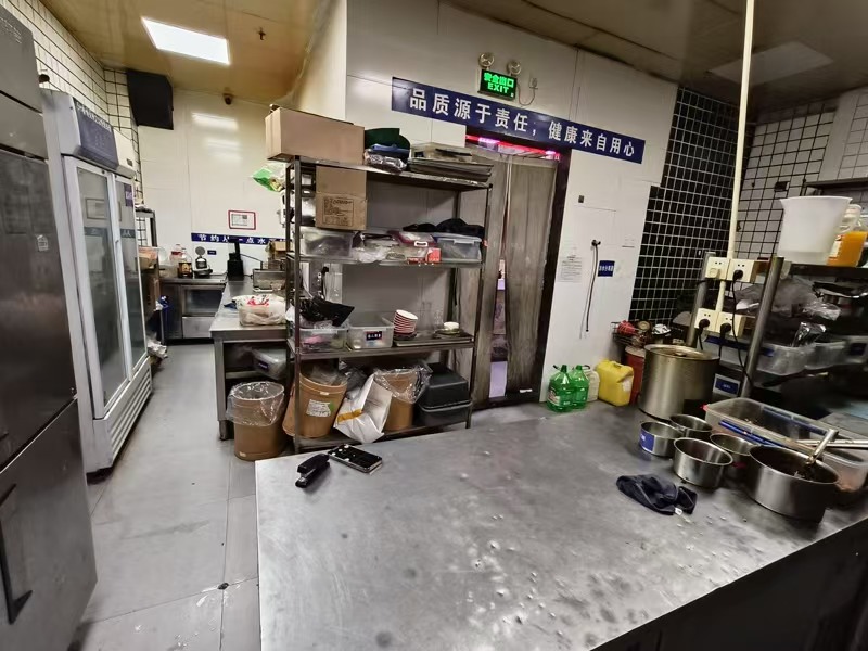 好运转（石灰石烧鸡公）嘉兴市南湖区万达广场春江中心餐饮店转让