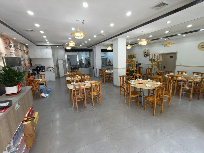 好运转（锦园土菜）平湖市宏建路小区门口纯一层220平餐饮店转让