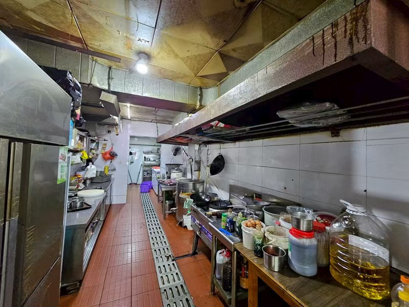 好运转（农家牛羊肉）纯一层180㎡餐饮店转让、已开了8年