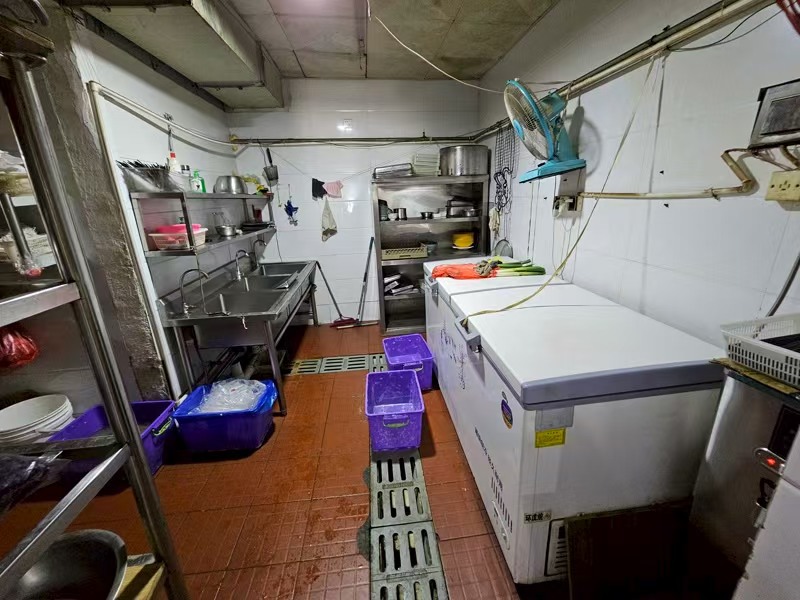 好运转（农家牛羊肉）纯一层180㎡餐饮店转让、已开了8年