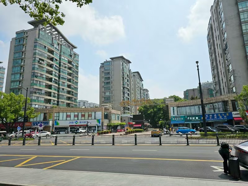 好运转（农家牛羊肉）纯一层180㎡餐饮店转让、已开了8年