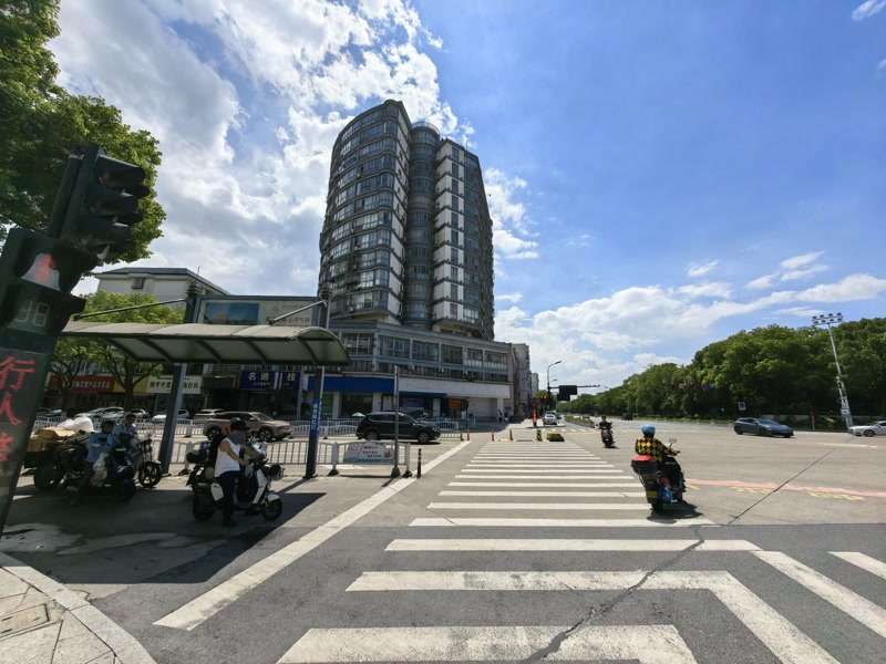 好运转（水上人家）海宁海昌南路十字路口开了8年餐饮店转让
