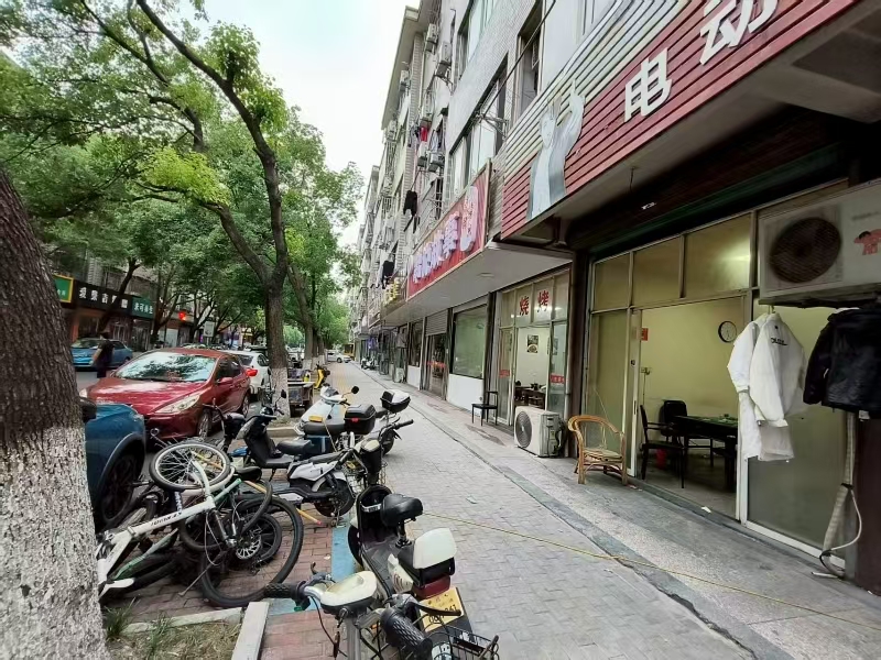 好运转（串说故事烧烤烤鱼）桐乡市梧桐街道餐饮一条街烧烤店转让