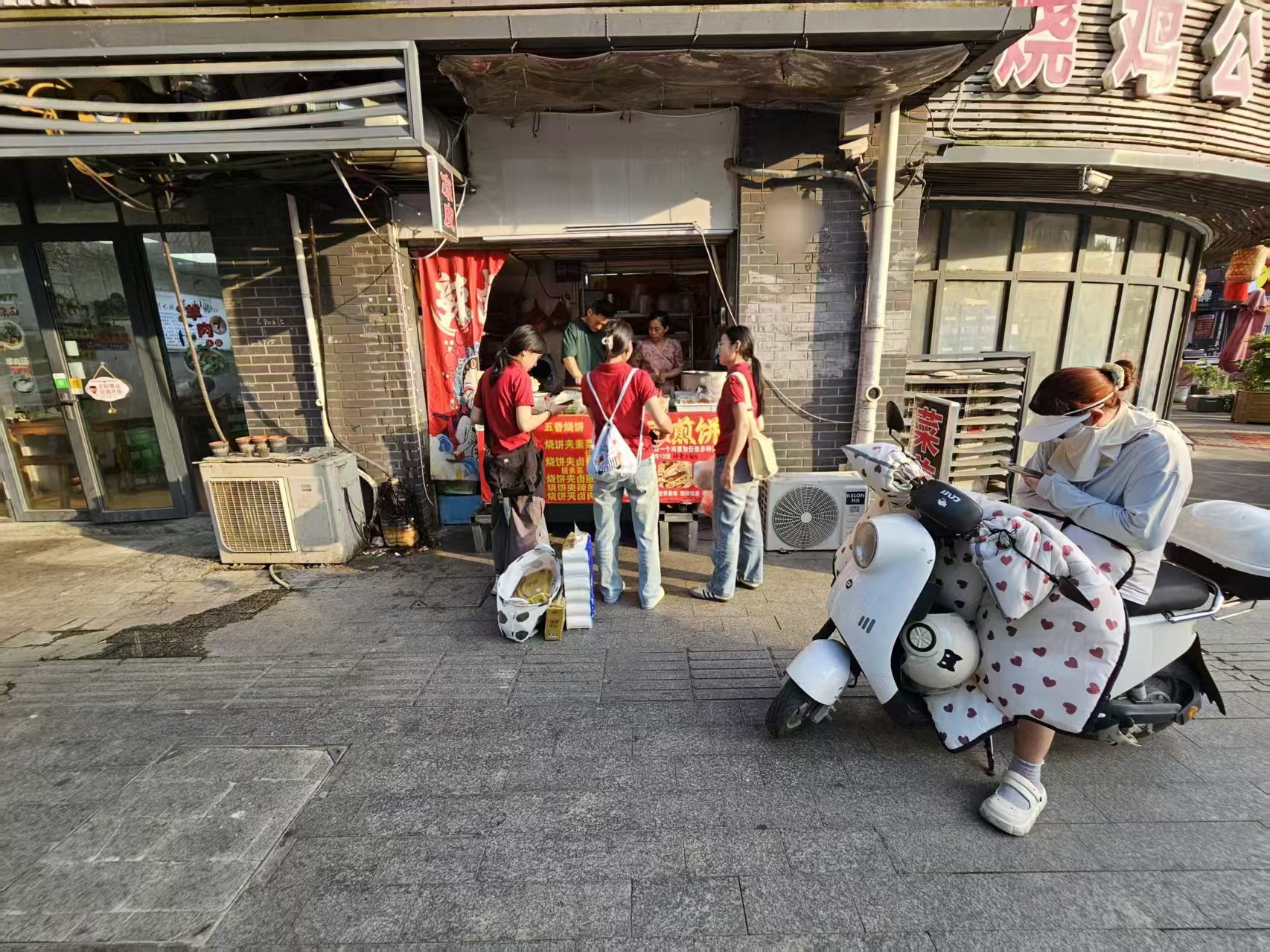好运转（烧饼夹菜）嘉善富士康乐成商业广场主街拐角小吃店转让