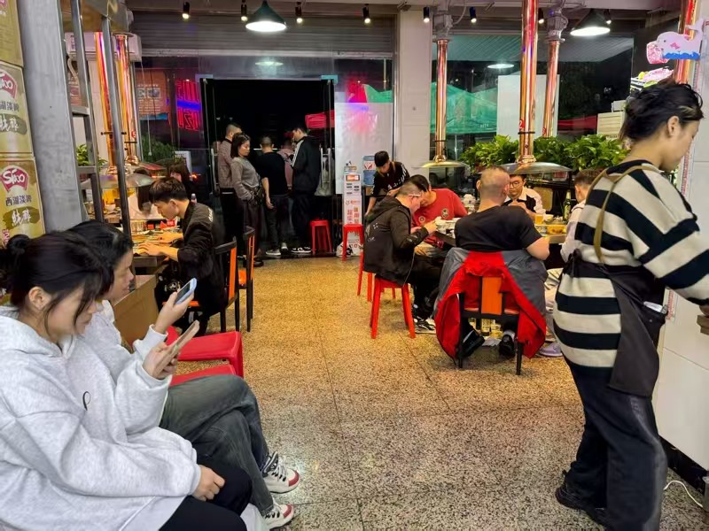 好运转（酷烤食代）桐乡秋韵小区主街纯一层120㎡餐饮店转让、可外摆