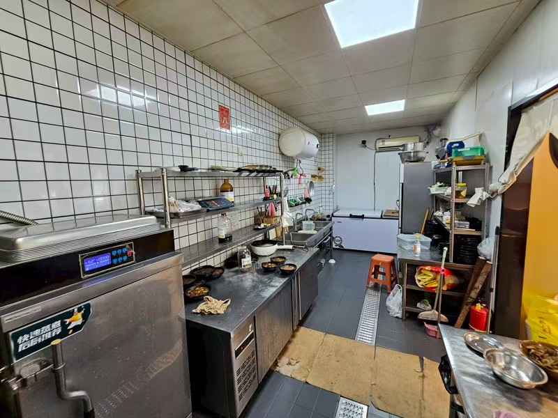 好运转（杨铭宇·黄焖鸡）余姚市工业厂区商业街纯一层90㎡小吃店转让