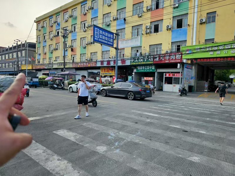 好运转（杨铭宇·黄焖鸡）余姚市工业厂区商业街纯一层90㎡小吃店转让