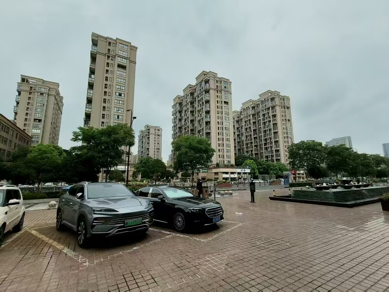 好运转（忆源烟酒超市）南湖区九九大街多栋小区写字楼下、独家超市转让，无转让费、打底能做5000
