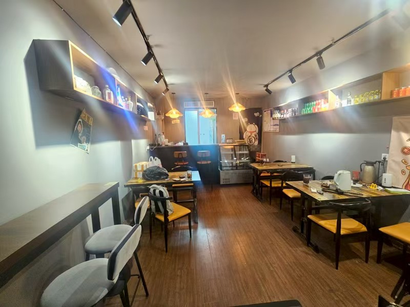 好运转（失眠烧鸟）桐乡40㎡烧烤店转让.可外摆.房租2000/月