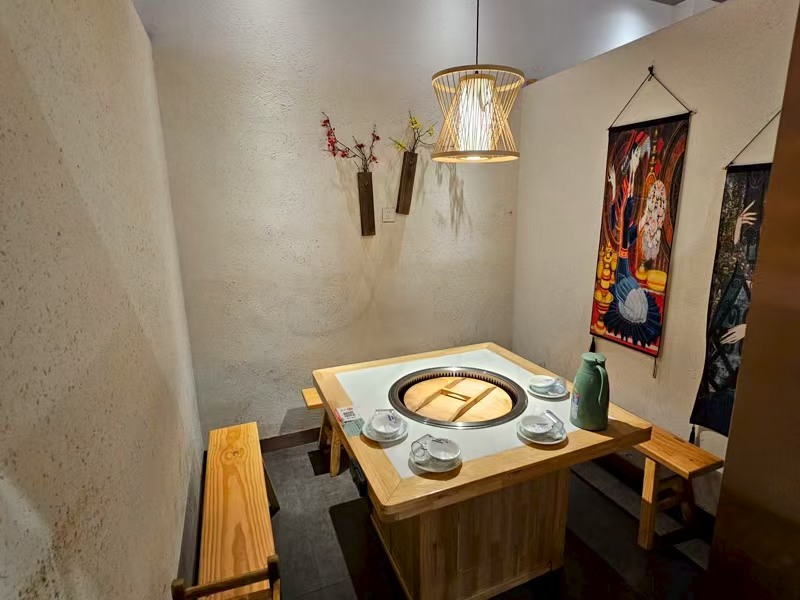好运转（俏冬娘地锅鸡）桐乡餐饮专区中心位置纯一层3间150㎡餐饮店转让