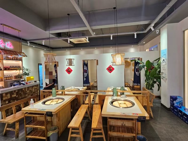 好运转（俏冬娘地锅鸡）桐乡餐饮专区中心位置纯一层3间150㎡餐饮店转让