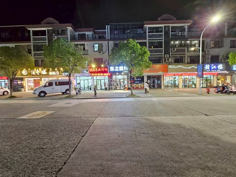 好运转（俏冬娘地锅鸡）桐乡餐饮专区中心位置纯一层3间150㎡餐饮店转让