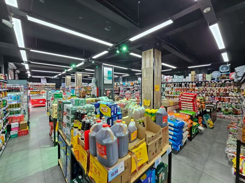 好运转（好又多购物中心）火爆万元超市店转让，有口粮，纯一层410㎡