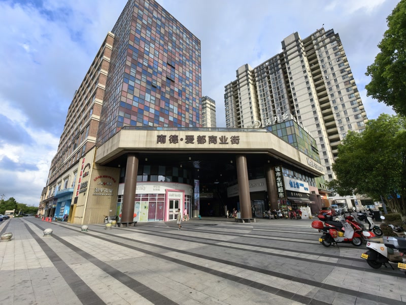 好运转（六六顺重庆老火锅）南湖区南德大院商业广场网红火锅店转让