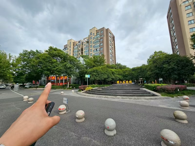 好运转（华优生活超市）平湖市两个小区门口258平超市转让