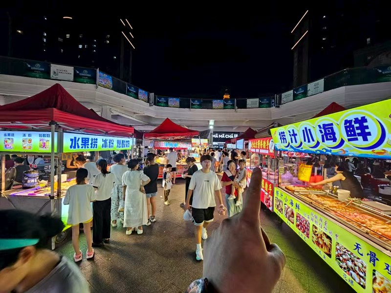 好运转（酱香猪手）蕞大夜市中心位置12㎡夜市摊位5千元转让 