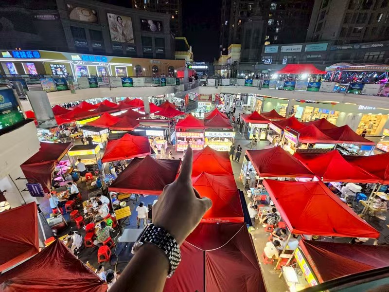 好运转（酱香猪手）蕞大夜市中心位置12㎡夜市摊位5千元转让 