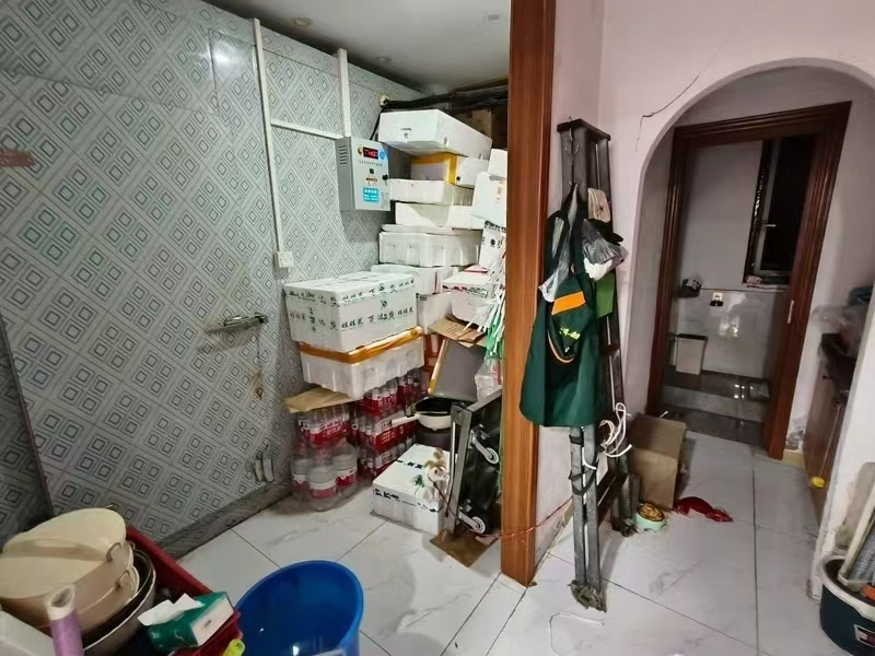 好运转（684）平湖多个小区门口生鲜店转让