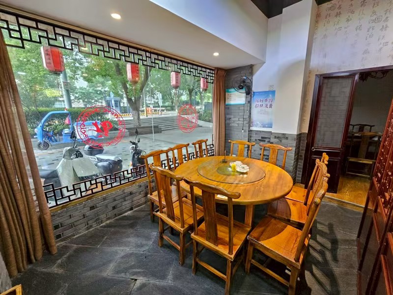 好运转（老街餐饮）南湖景区游客中心100多米.纯一层380平餐饮店转让