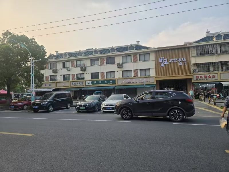 好运转（691）海宁菜场正对面熟食烤鸭店转让