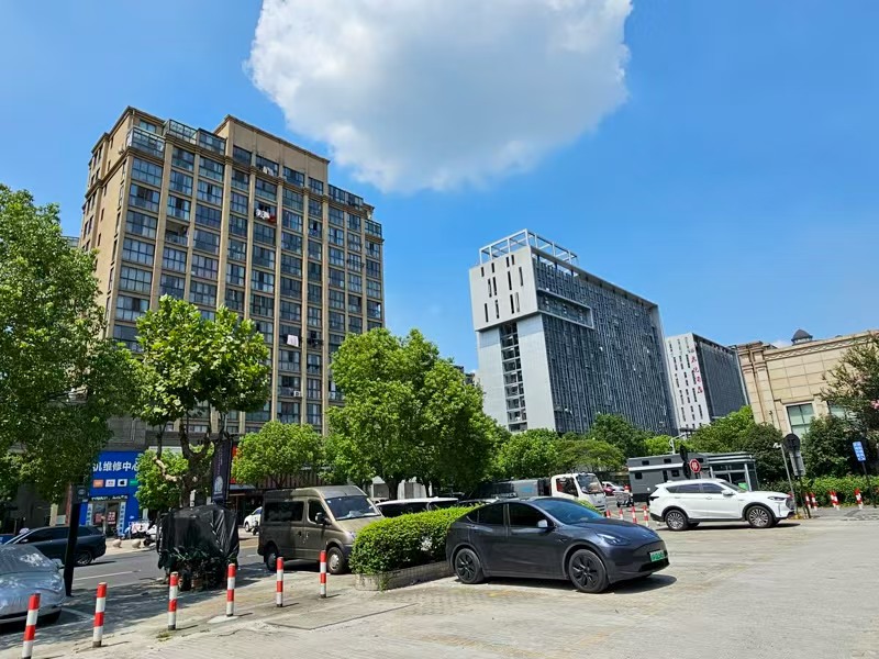 好运转（三江鱼.东北铁锅炖）工业重镇.凯旋路主街纯一层170㎡餐饮店转让