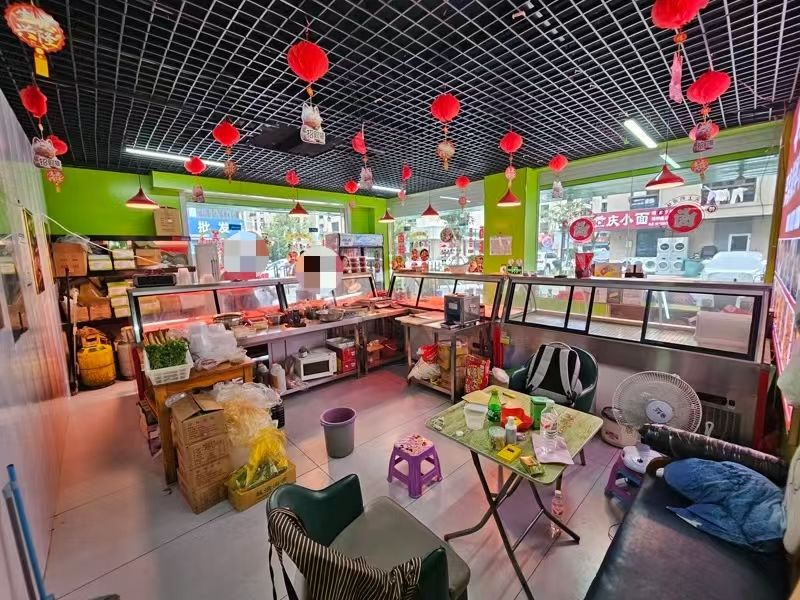 好运转（每时每刻卤味店）小区进口第一家65平卤味店转让、可做餐饮