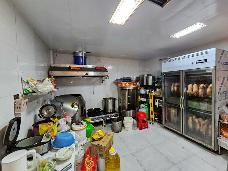 好运转（北京烤鸭）菜场附近40平烤鸭熟食店转让