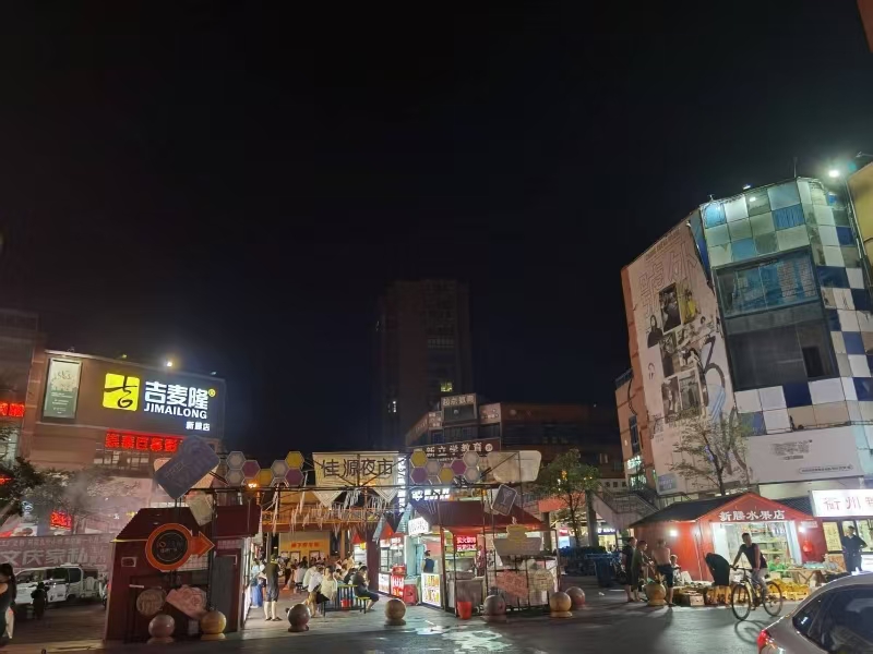 好运转（夸父炸串）佳源广场大型停车场进出口18㎡炸串店转让、