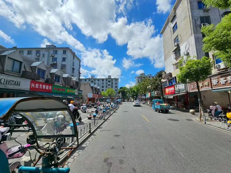 好运转（香酥爆鱼）友谊农贸市场正大门进出口20平爆鱼店转让