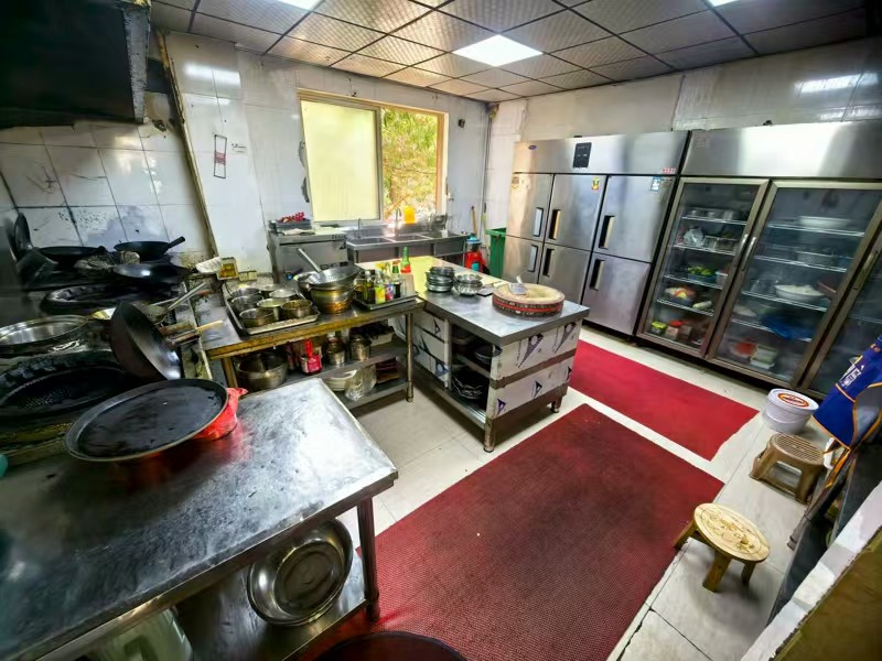 好运转（黄山姐妹土菜馆）平湖市乍浦开了十年的300平餐饮店转让