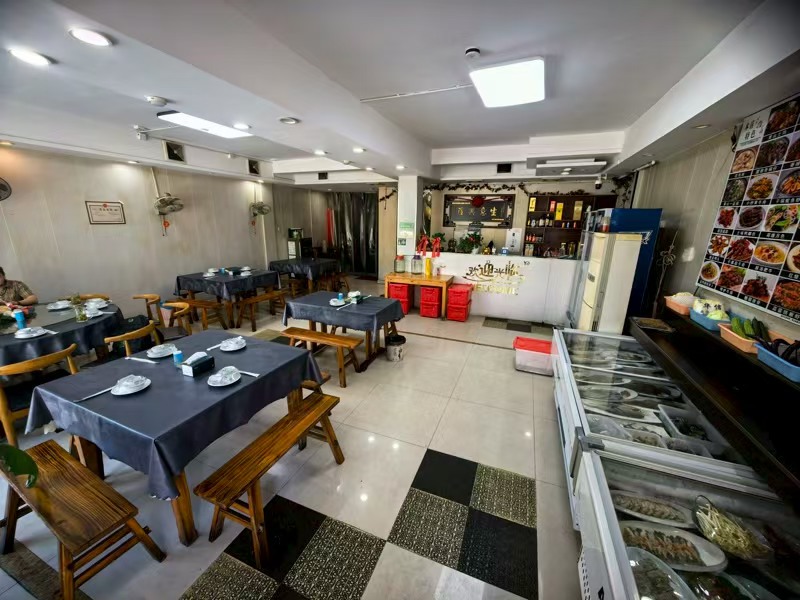 好运转（黄山姐妹土菜馆）平湖市乍浦开了十年的300平餐饮店转让