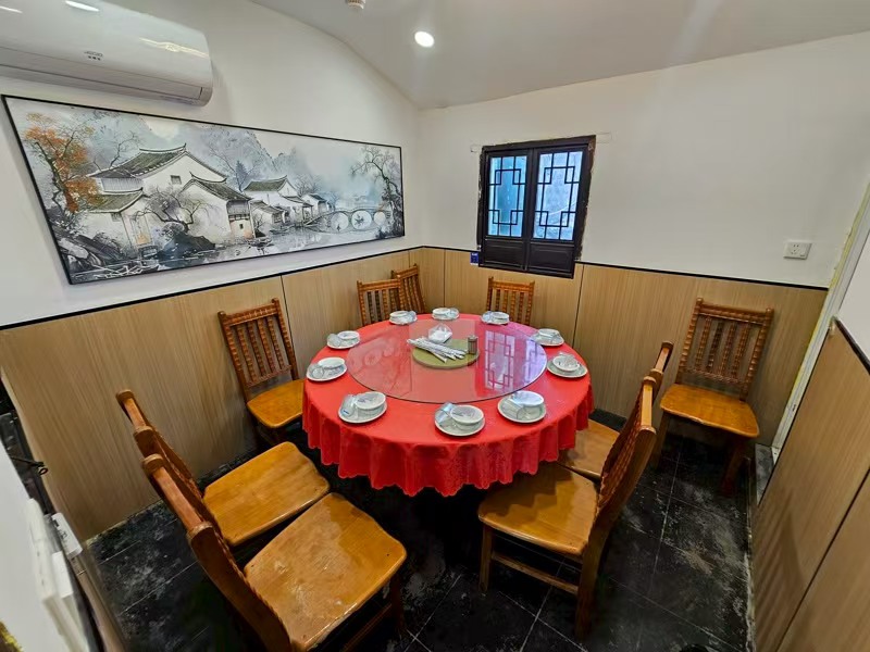 好运转（小塘菜·餐厅）5A景区主街餐厅转让、平均每天2万多名游客