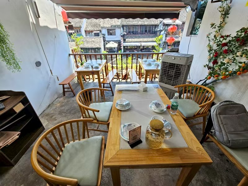 好运转（小塘菜·餐厅）5A景区主街餐厅转让、平均每天2万多名游客