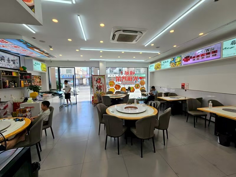 好运转（私房小炒）工业重镇纯一层餐饮店转让、因小孩上学不方便