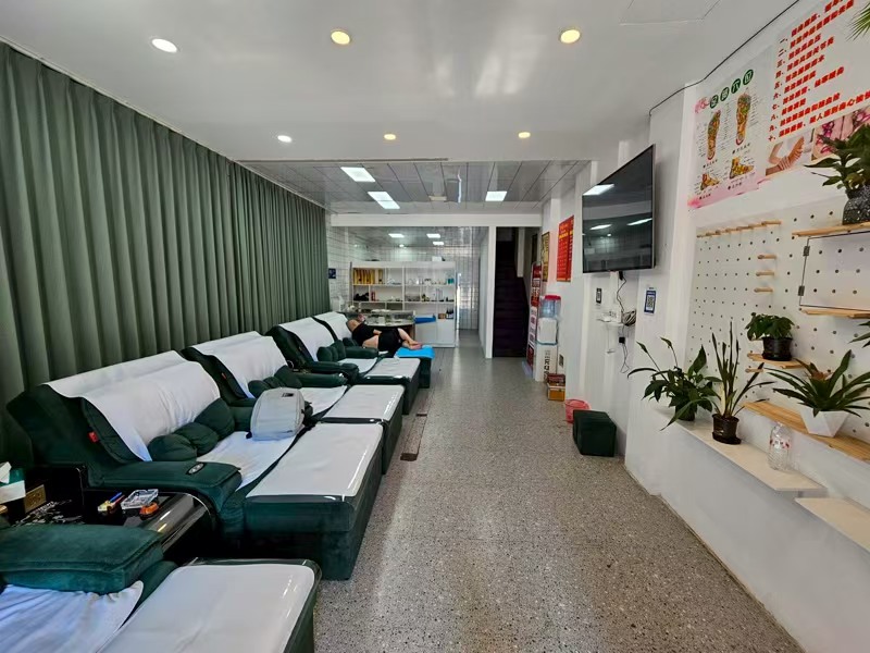 好运转（哈呢足浴）大型成熟小区门口第二间足浴店.超.低.价.转让