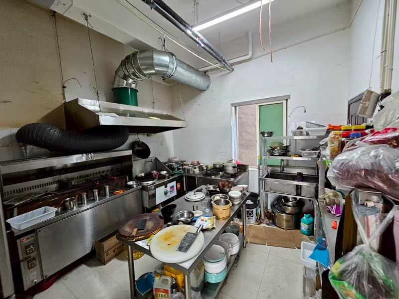 好运转（私房小炒）工业重镇纯一层餐饮店转让、因小孩上学不方便