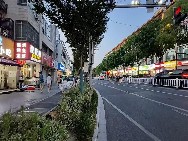 好运转（夜夜蚝烧烤）嘉兴市王店镇花园路十字路口烧烤店转让
