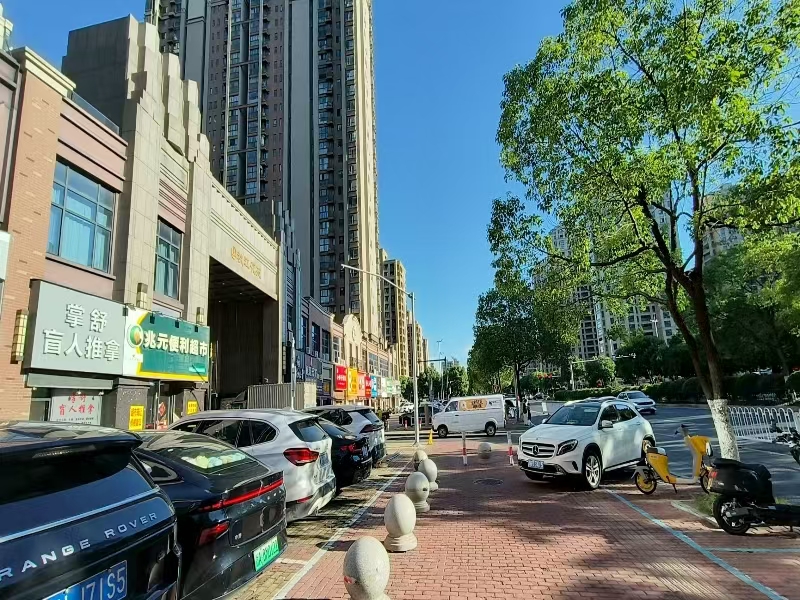 好运转（兆元便利超市）南湖区万达广场多栋小区门口、独家超市转让，打底能做5000