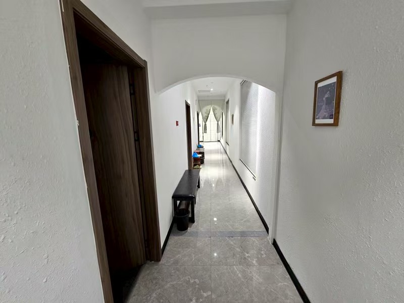 好运转（千寻私人影院）桐乡吾悦广场电梯口360平私人影院转让