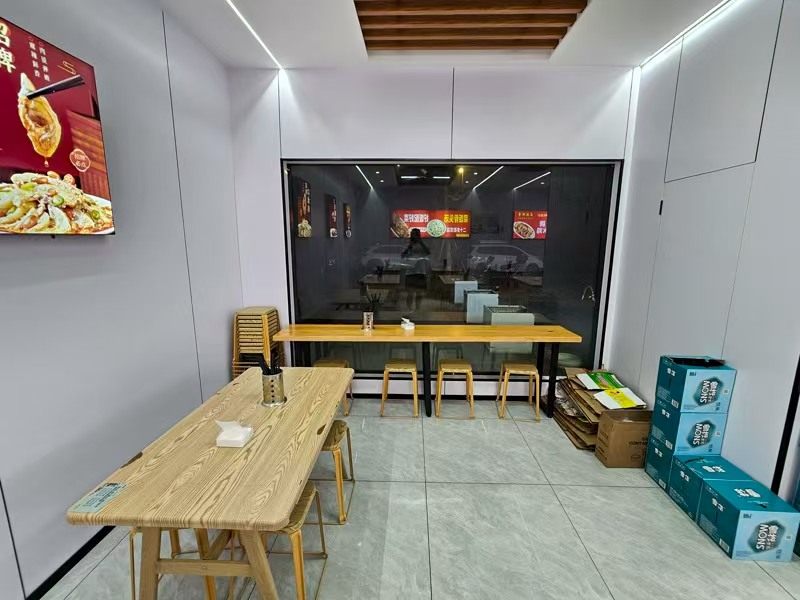 好运转（一品香菜饭骨头汤）纯一层98平菜饭骨头汤转让、餐饮不限