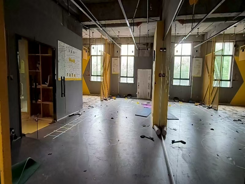 好运转（万达广场旺铺出租）南湖区秋江花苑小区门口旺铺出租