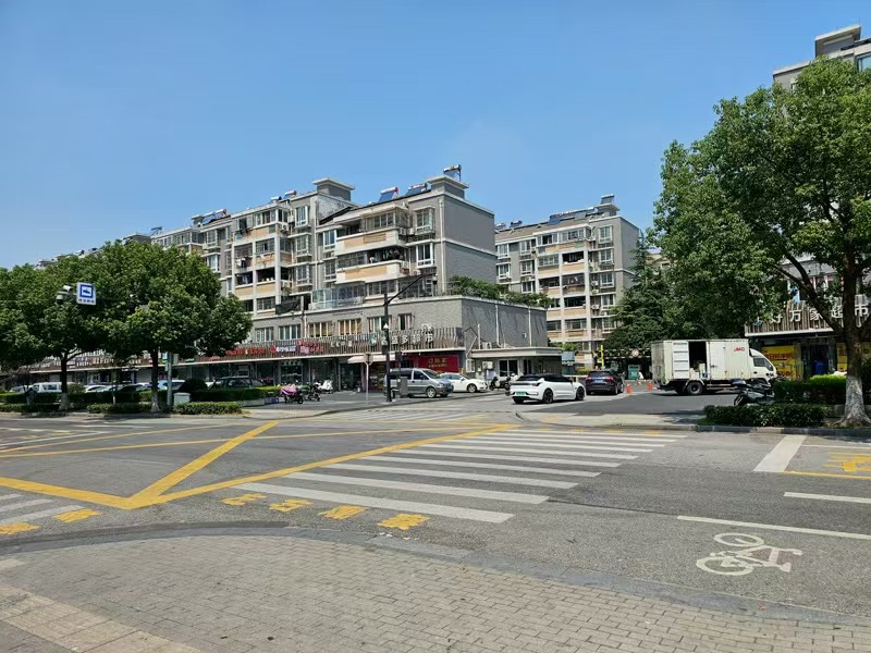 好运转（烧鸡公美蛙鱼府）双小区门口纯一层120平餐饮店转让