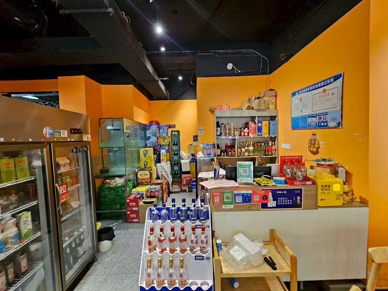 好运转（烧鸡公美蛙鱼府）双小区门口纯一层120平餐饮店转让