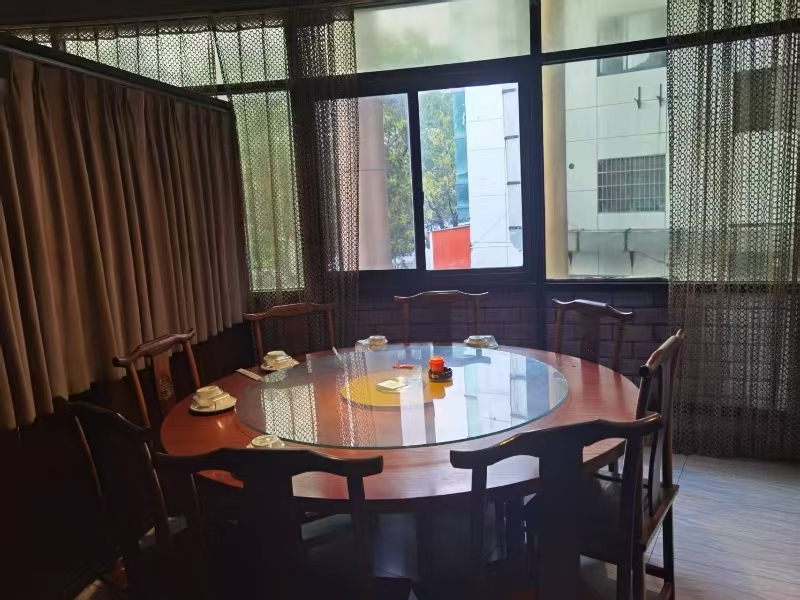 好运转（开化清水鱼庄）嘉兴秀洲区置地大厦东常秀街443号，220㎡餐饮店转让、