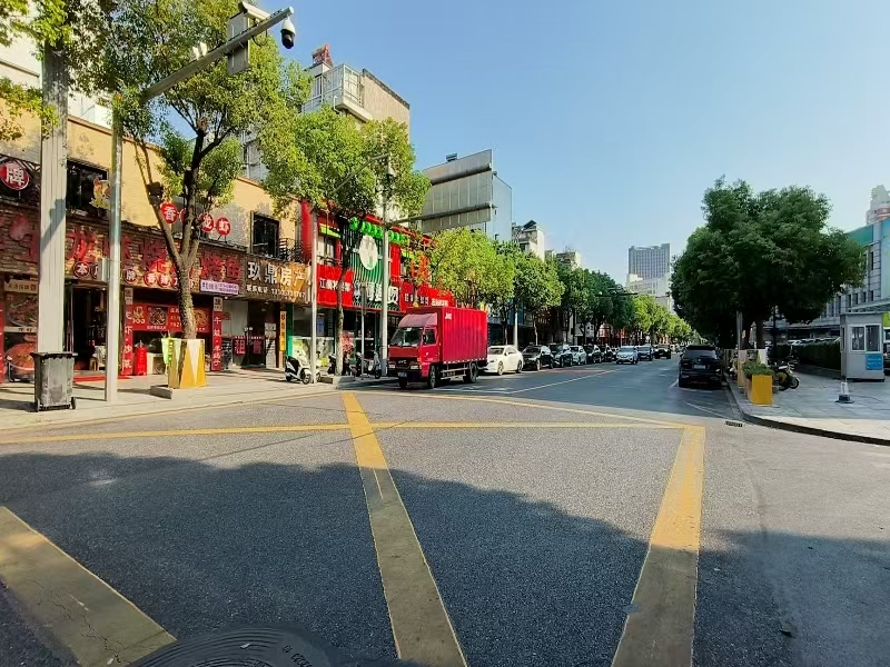 好运转（盱眙人盱眙虾）秀州区友谊街天境台球会所对面餐饮店转让