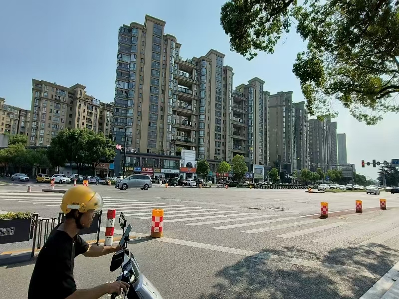 好运转（新港生鲜旺铺出租）秀州区中关村十字路口四间门面旺铺出租